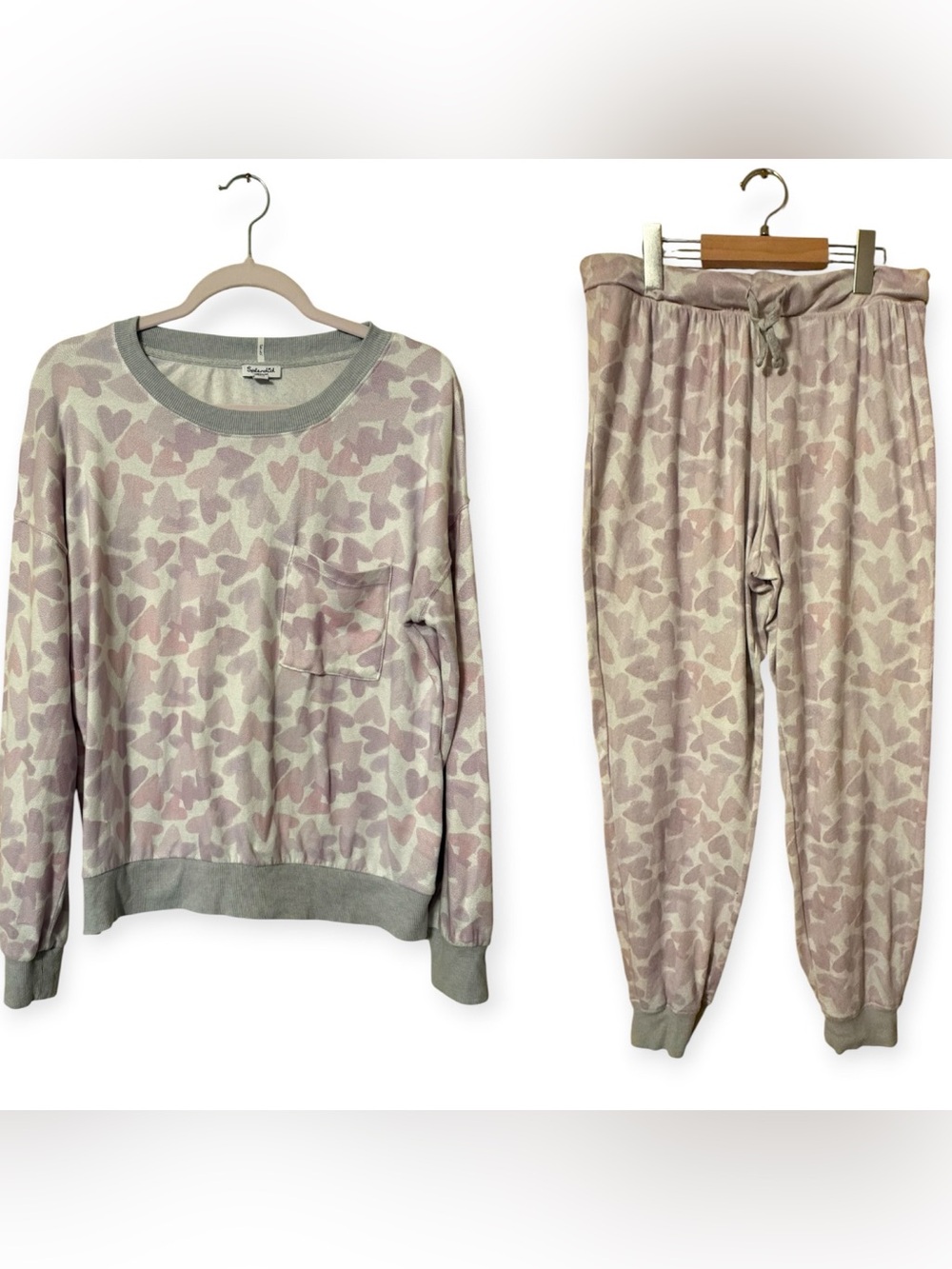 Splendid Cream and Pink Heart Soft Camo Crewneck Pajama set Size Medium